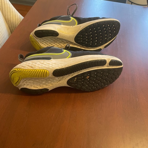 Nike React Miler 2 Smoke Grey/Volt Black Mens size 11 - Picture 2 of 2